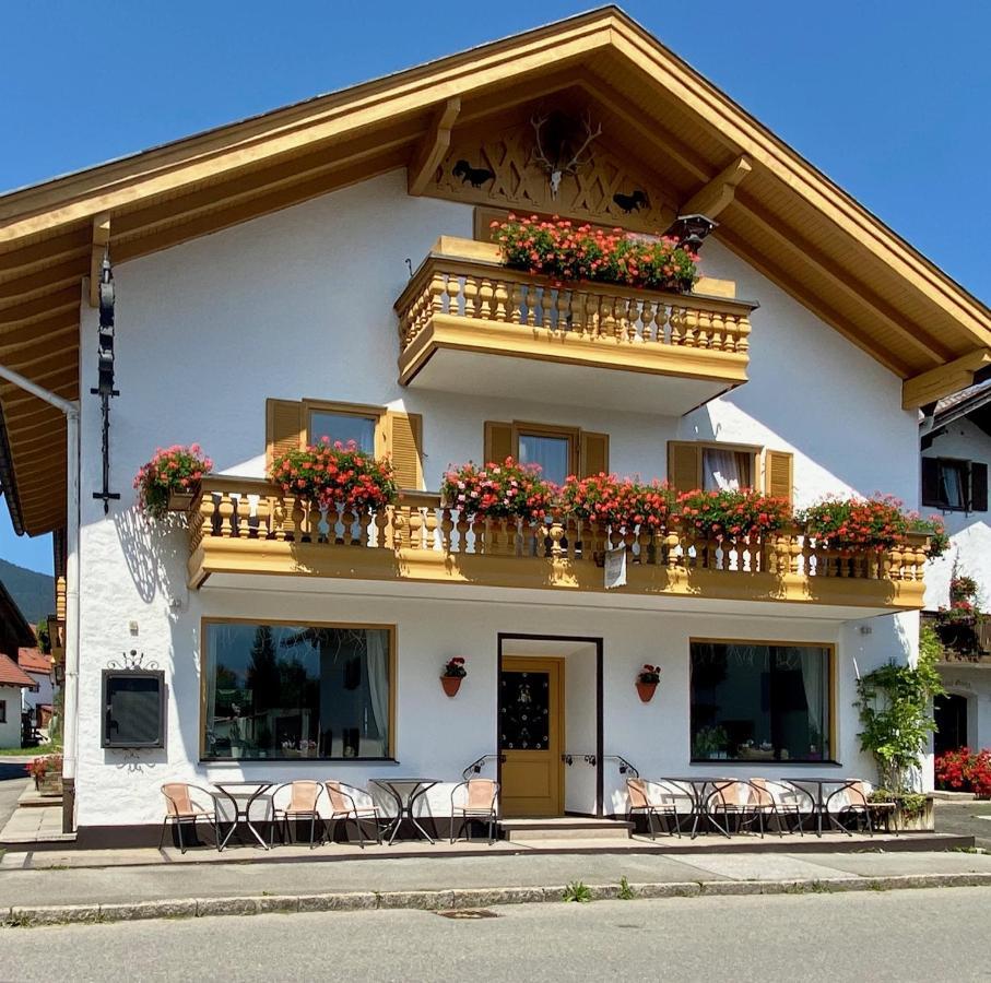 Gaestehaus U Ferienwohnungen Veronika Incl Fruehstuecksbuffet Und Koenigscard Mit 200 Kostenlosen Attraktionen Unterammergau Luaran gambar