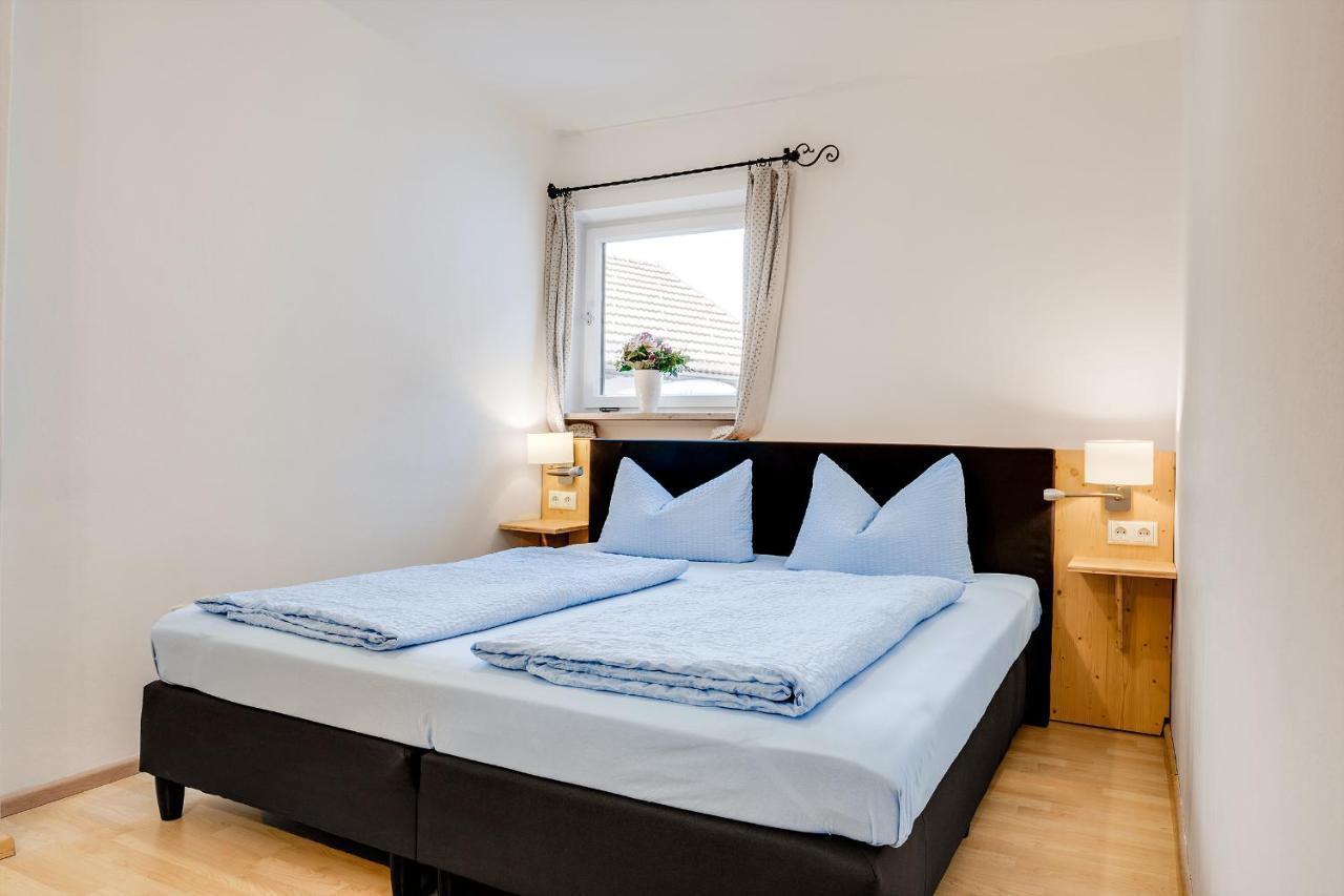 Gaestehaus U Ferienwohnungen Veronika Incl Fruehstuecksbuffet Und Koenigscard Mit 200 Kostenlosen Attraktionen Unterammergau Luaran gambar