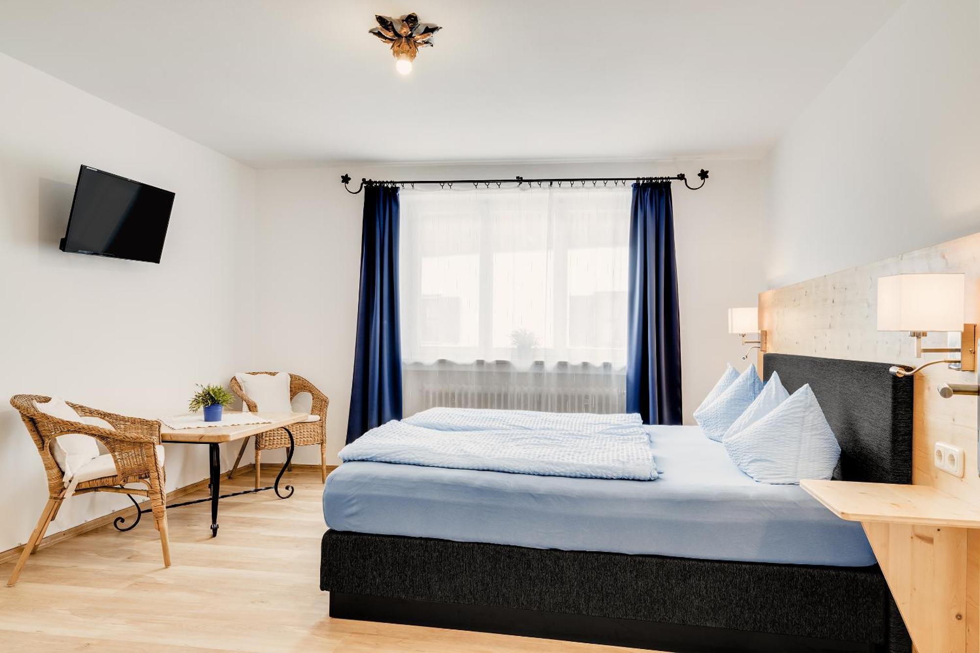 Gaestehaus U Ferienwohnungen Veronika Incl Fruehstuecksbuffet Und Koenigscard Mit 200 Kostenlosen Attraktionen Unterammergau Luaran gambar